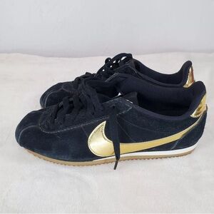 Size 8.5 - Nike Classic Cortez SE Black Suede Metallic Gold 2018 902856-014